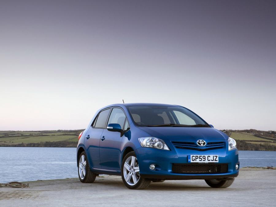  Toyota Auris 5-Door 2010 года  (UK) (фото 35 из 59)